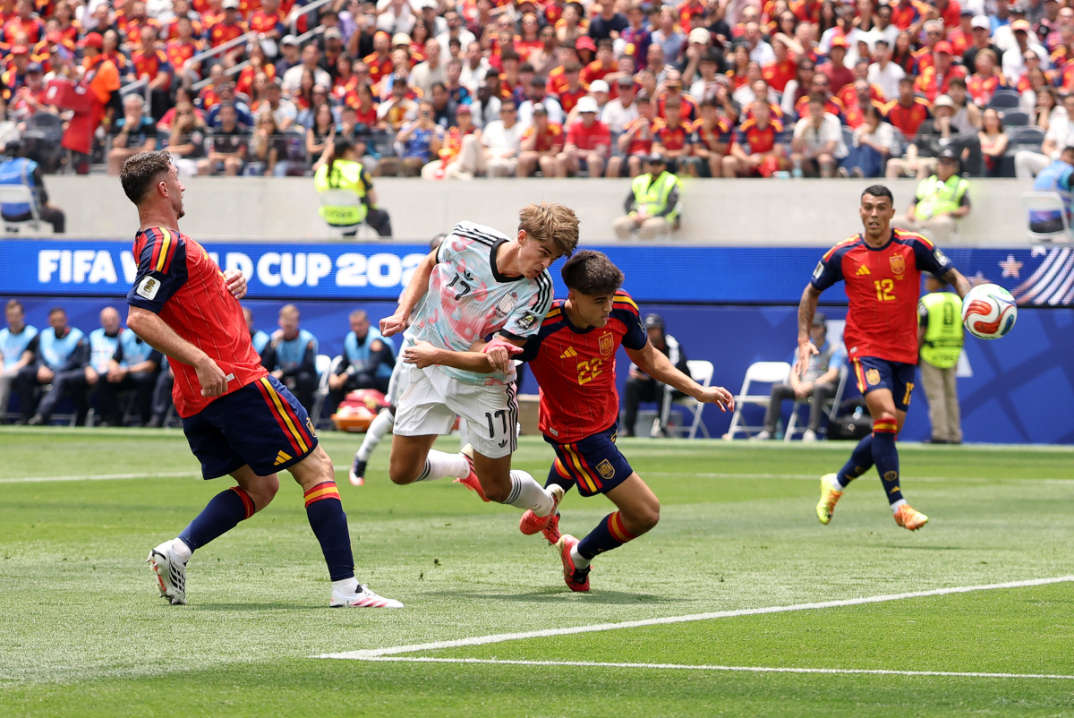 De Ketelaere Ends Spain’s Streak