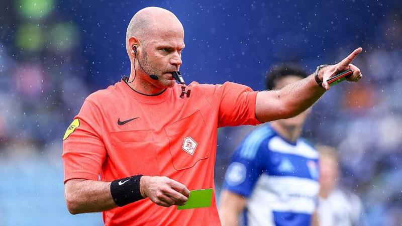 Image caption, Rob Dieperink began refereeing in the Netherlands' top flight in 2017