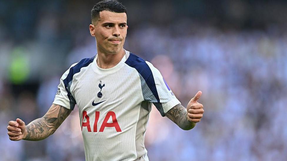 Image caption, Pedro Porro was one of four Spurs players still involved on the World Cup's final weekend